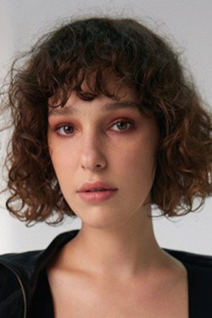 Eylül Su Sapan portrait