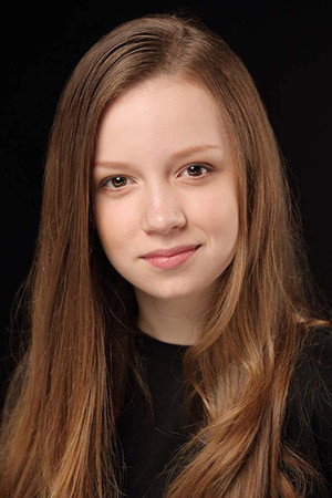 Zoe Wiesenthal portrait