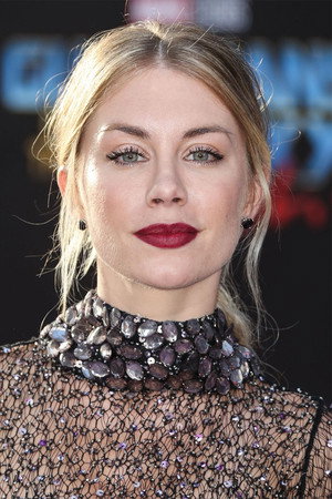 Jennifer Holland portrait