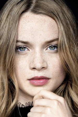 Luna Wedler portrait