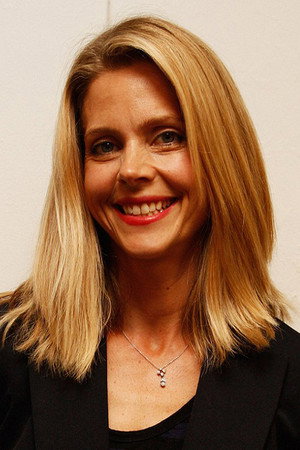 Sophie Lee portrait