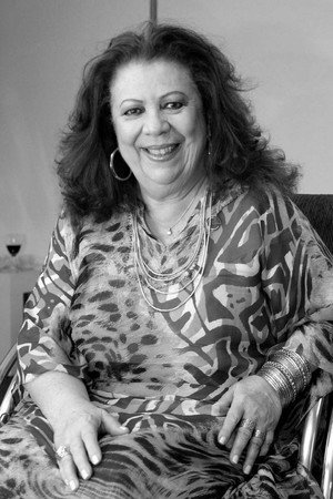 Beth Carvalho portrait