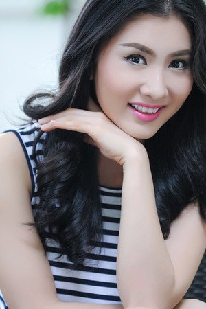Nguyệt Ánh portrait
