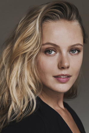Frida Gustavsson portrait