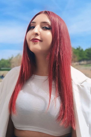 Gizem Güneş Özdemir portrait