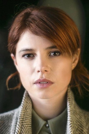 Jessie Buckley portrait