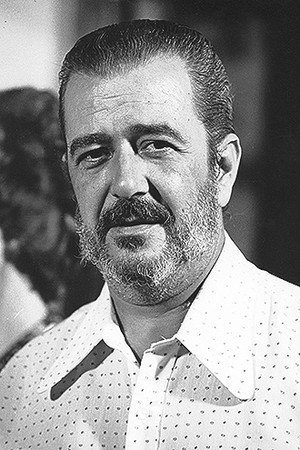 Ênio Santos portrait