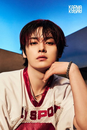 Lee Know portrait