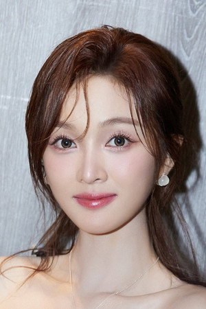 Wu Xuanyi portrait
