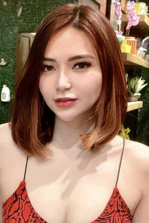 Shiena Yu portrait