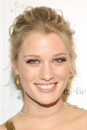 Ashley Hinshaw portrait