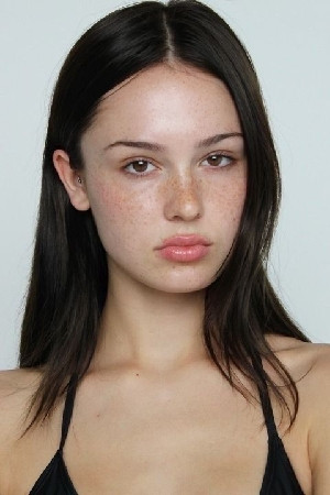 Mazzy Joya portrait