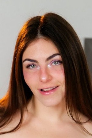 Tiny Rhea portrait