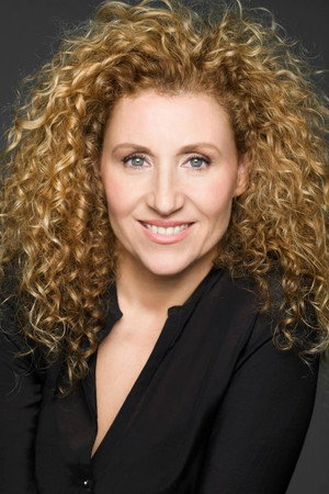 Mónica Vic portrait