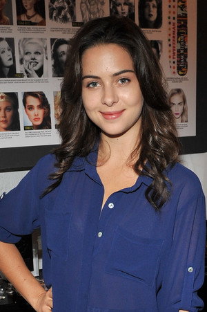 Holly Deveaux portrait