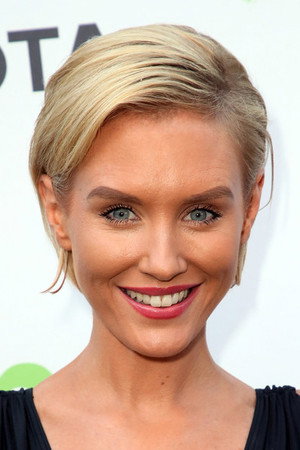 Nicky Whelan portrait