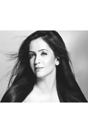 Esha Tewari portrait