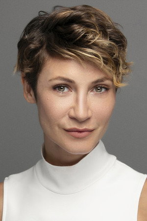 Ece Dizdar portrait