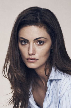 Phoebe Tonkin portrait