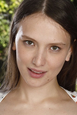 Izzy Lush portrait