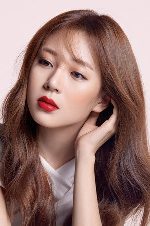 Baek Jin-hee portrait
