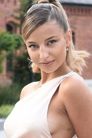 Julia Wieniawa portrait
