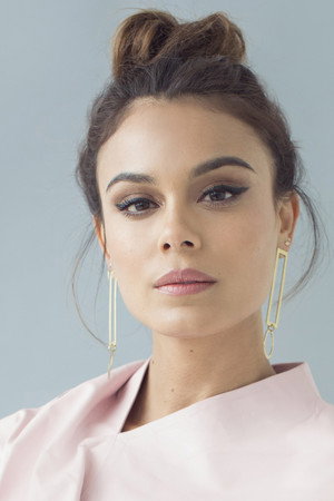 Nathalie Kelley portrait