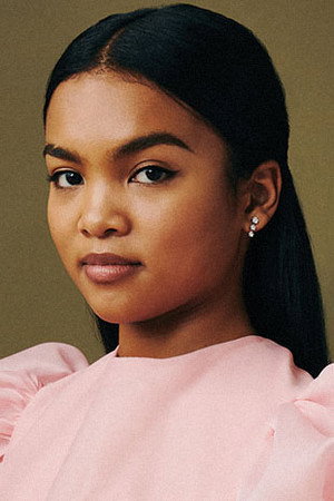 Mia Isaac portrait