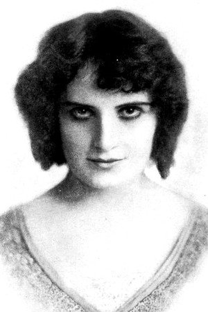 Edna Maison portrait