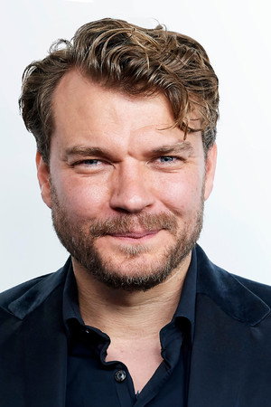 Pilou Asbæk portrait