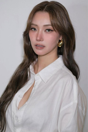 Prariyapit Yu portrait