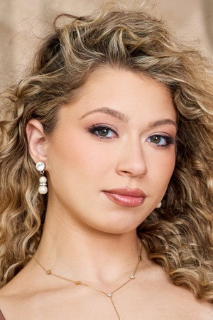Summer Kline portrait