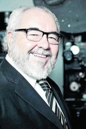 Julio Fernández portrait