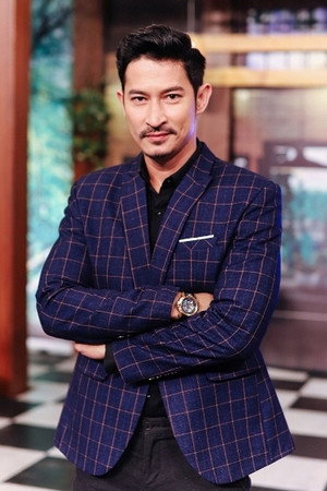 Huy Khánh portrait
