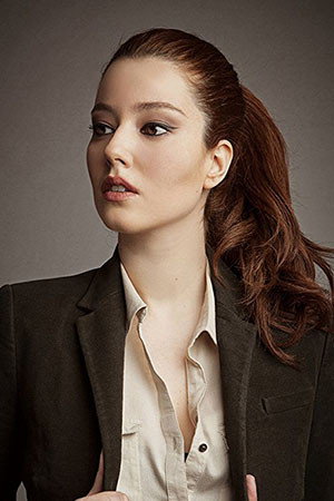 Pelin Akil portrait