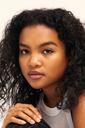 Mia Isaac portrait