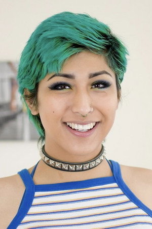Pixi Lust portrait