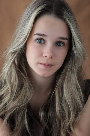 Alisha Weir portrait