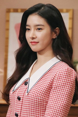 Kim So-eun portrait