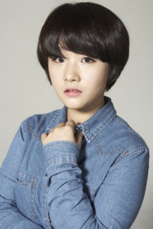 Jun Yoon-ji portrait