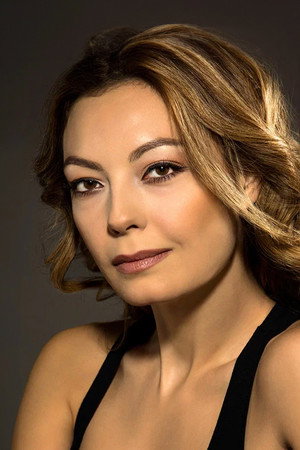 Özge Özder portrait