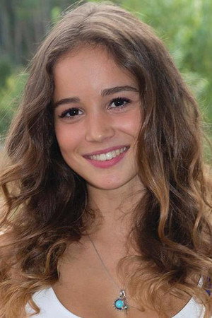 Alba Baptista portrait