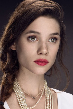 Àstrid Bergès-Frisbey portrait
