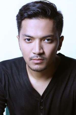 Ihsan Tarore portrait