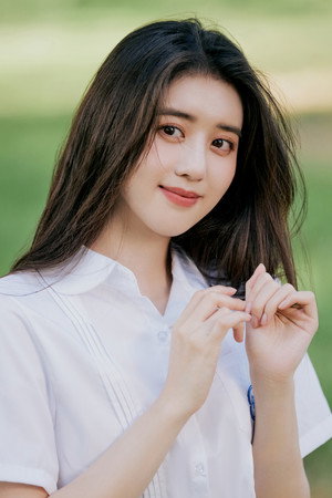 Eleanor Lee portrait