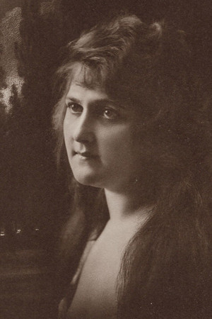Grete Lundt portrait