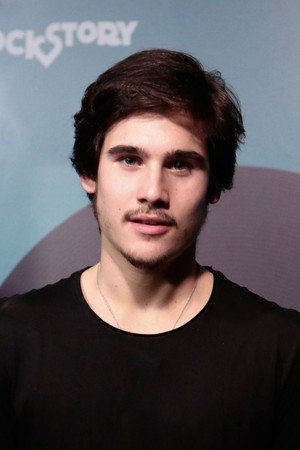 Nicolas Prattes portrait