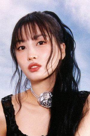 MOMO portrait