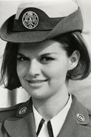 Luree Holmes portrait