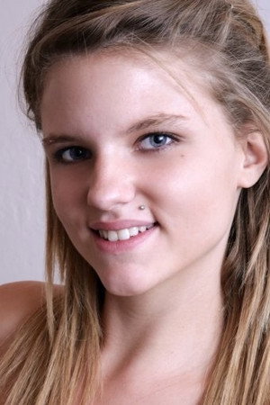 Scarlett Fever portrait